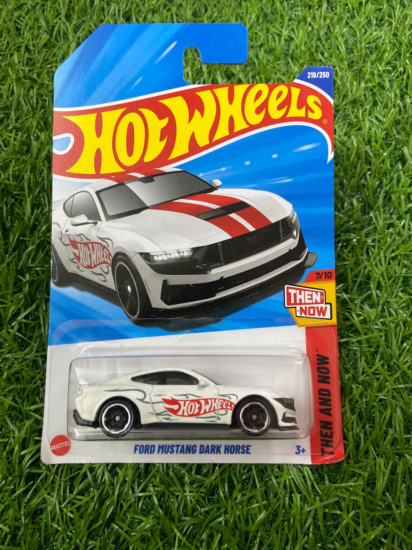 Ford Mustang Dark Horse