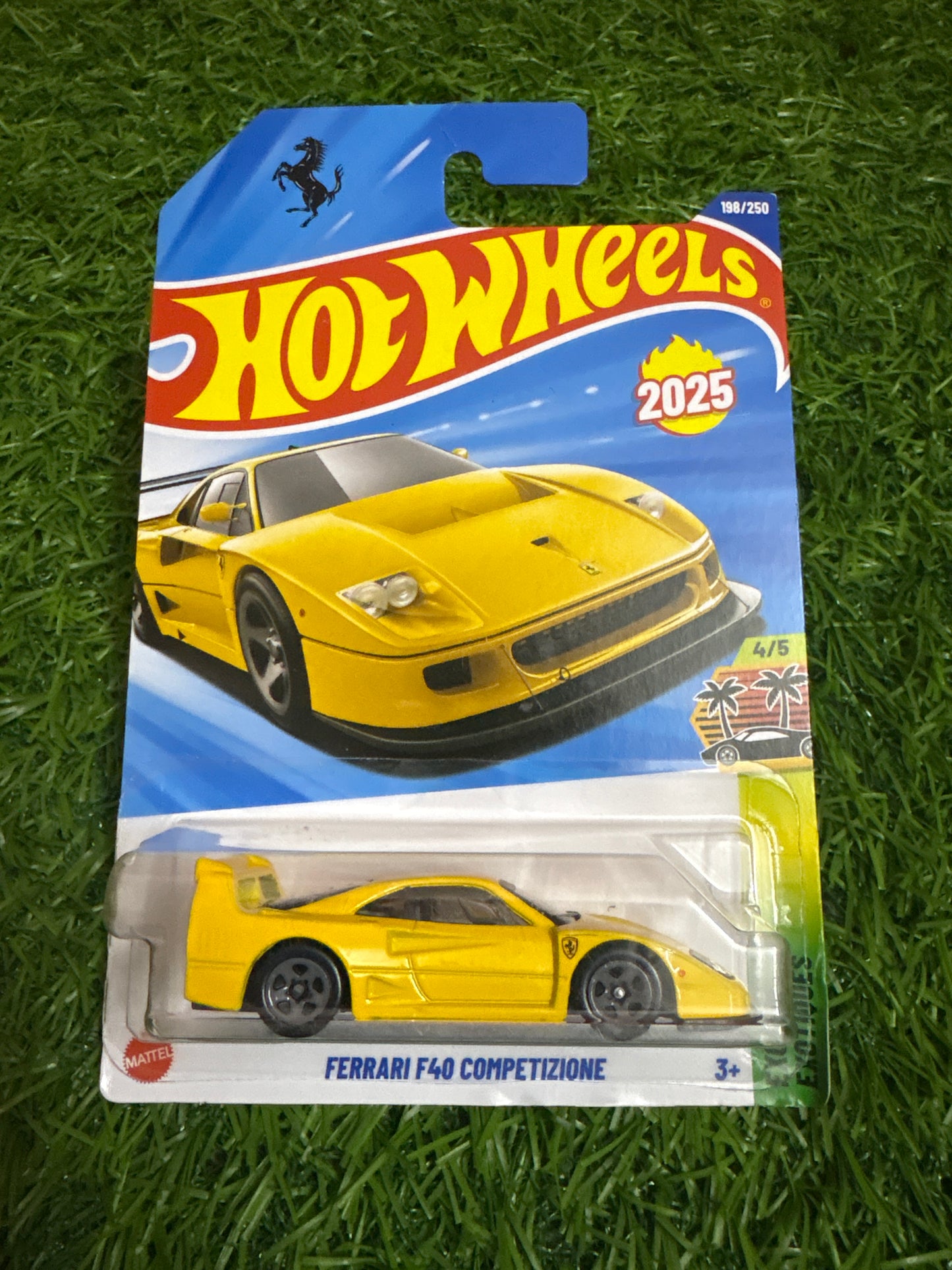 Ferrari F40 - Yellow